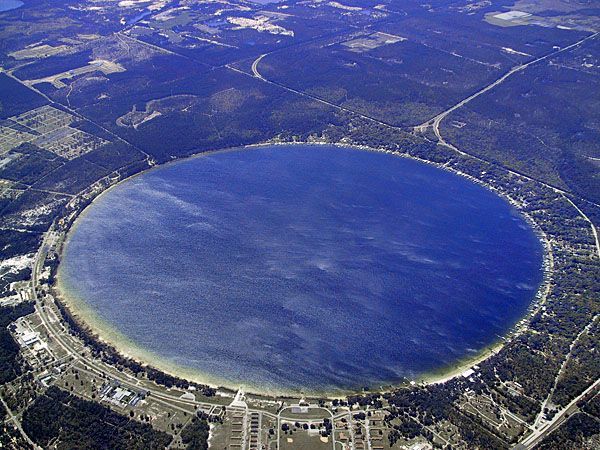 kingsley-lake-is-circular-lake-that-pilots-call-it-the-silver-dollar-lake-almost-perfectly-round1