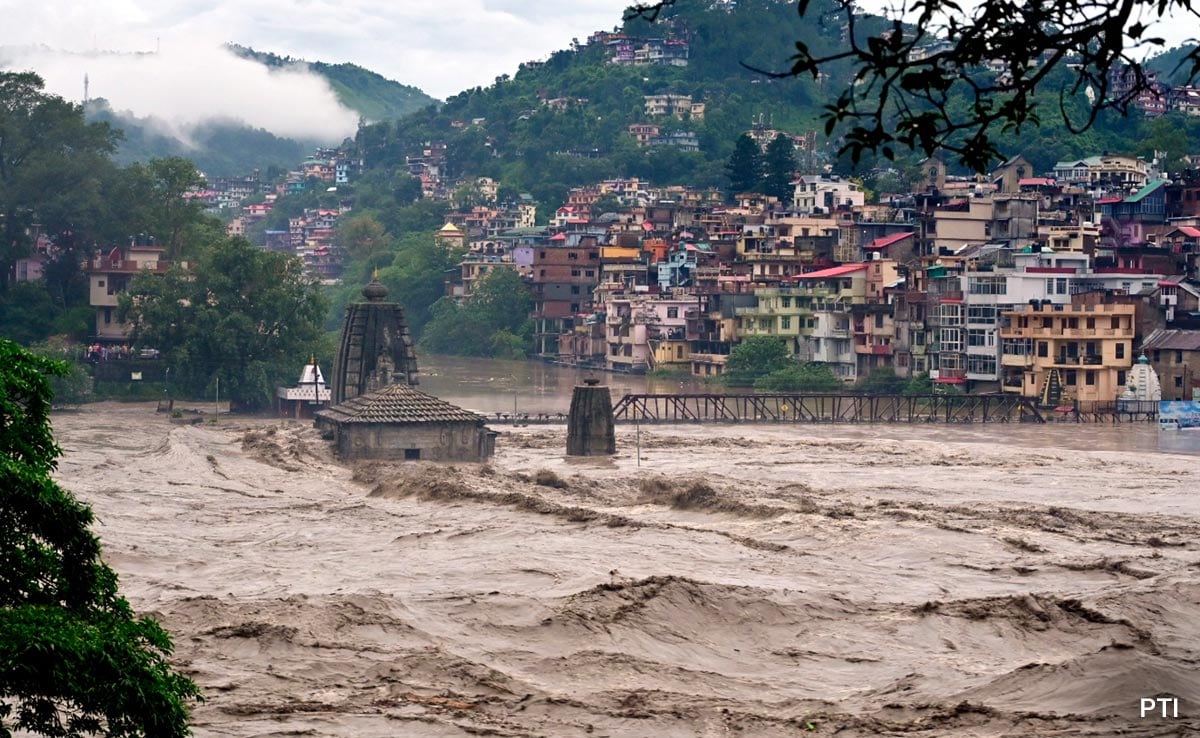 national-delhi-himachal-pradesh-state-heavy-rains-floods-28-members-spot-dead